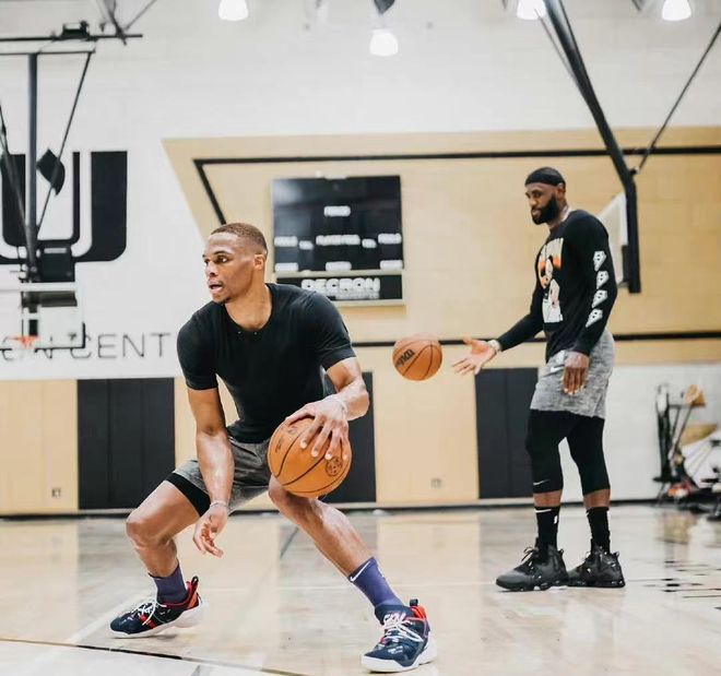 有轻度慢跑 有轻度慢跑