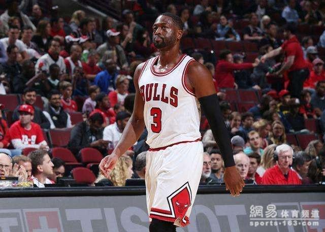 嚣与嘘声中 嚣与嘘声中